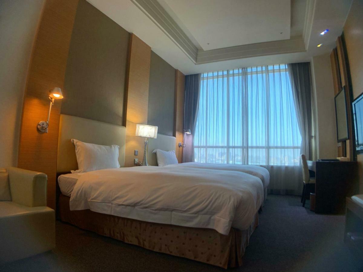 Ever Delightful Business Hotel Chiayi City Luaran gambar