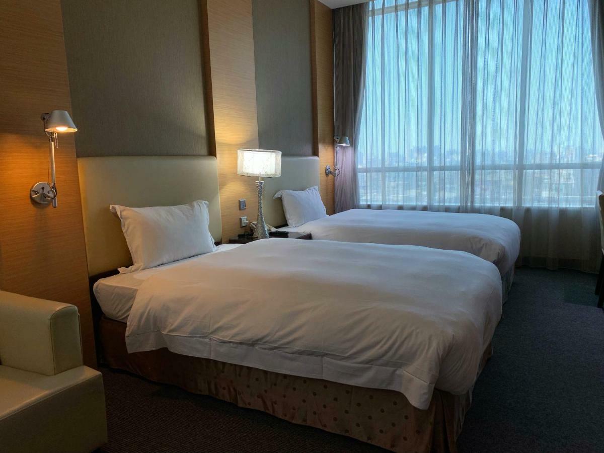 Ever Delightful Business Hotel Chiayi City Luaran gambar