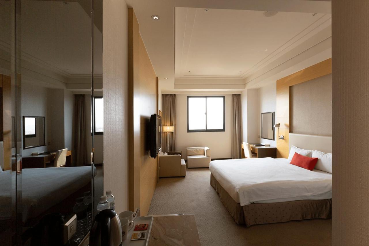 Ever Delightful Business Hotel Chiayi City Luaran gambar
