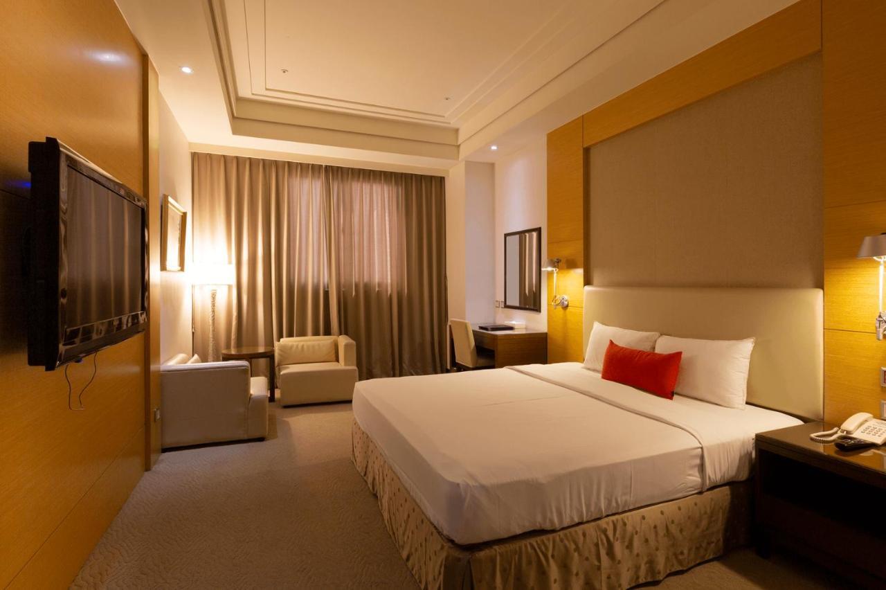 Ever Delightful Business Hotel Chiayi City Luaran gambar