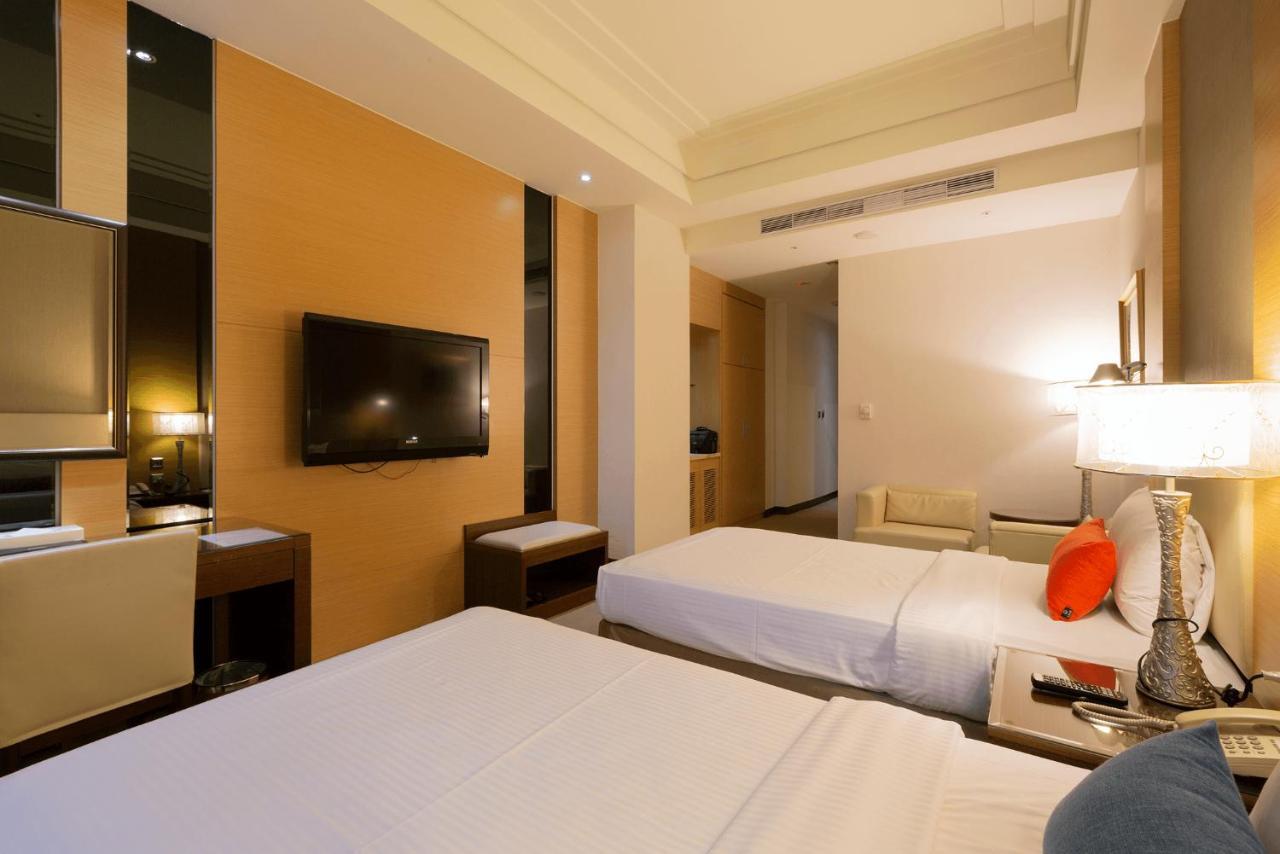 Ever Delightful Business Hotel Chiayi City Luaran gambar