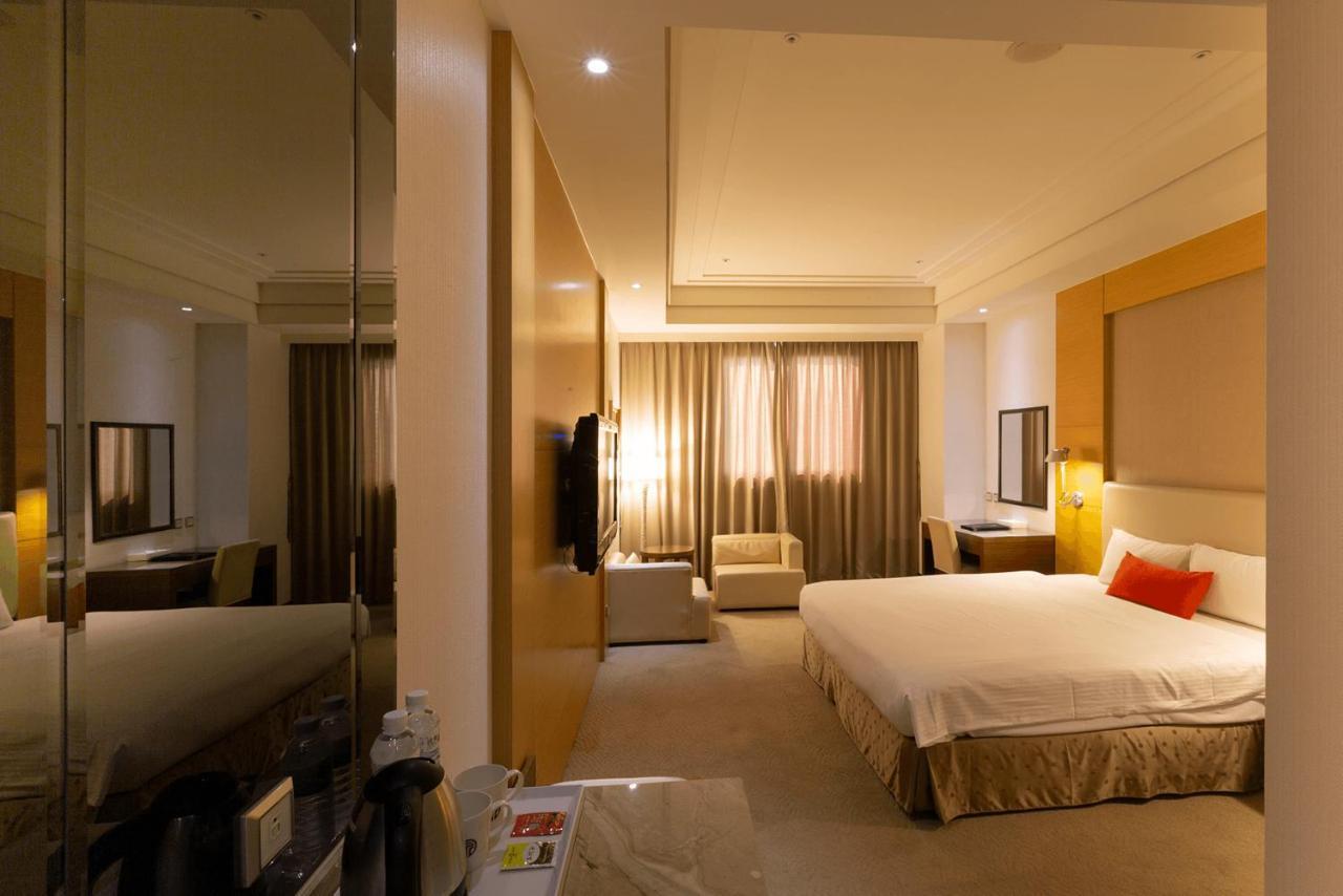 Ever Delightful Business Hotel Chiayi City Luaran gambar