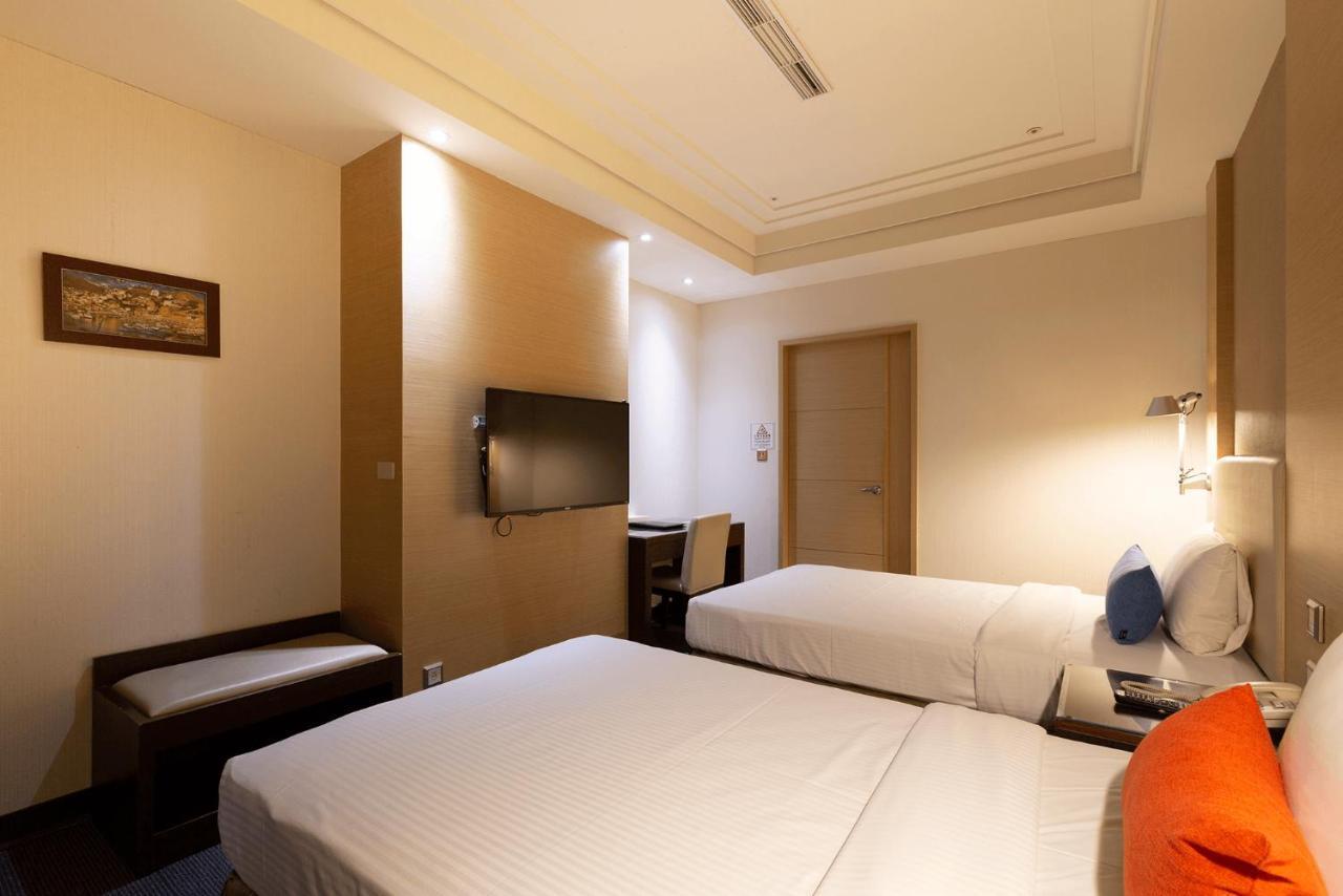 Ever Delightful Business Hotel Chiayi City Luaran gambar